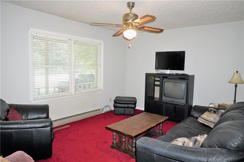 7246 Reynolda Road Pfafftown, NC 27040 - Photo 2 of 19 Gallery Image 2