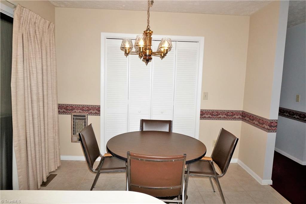 7246 Reynolda Road Pfafftown, NC 27040 - Photo 5 of 19 Gallery Image 5