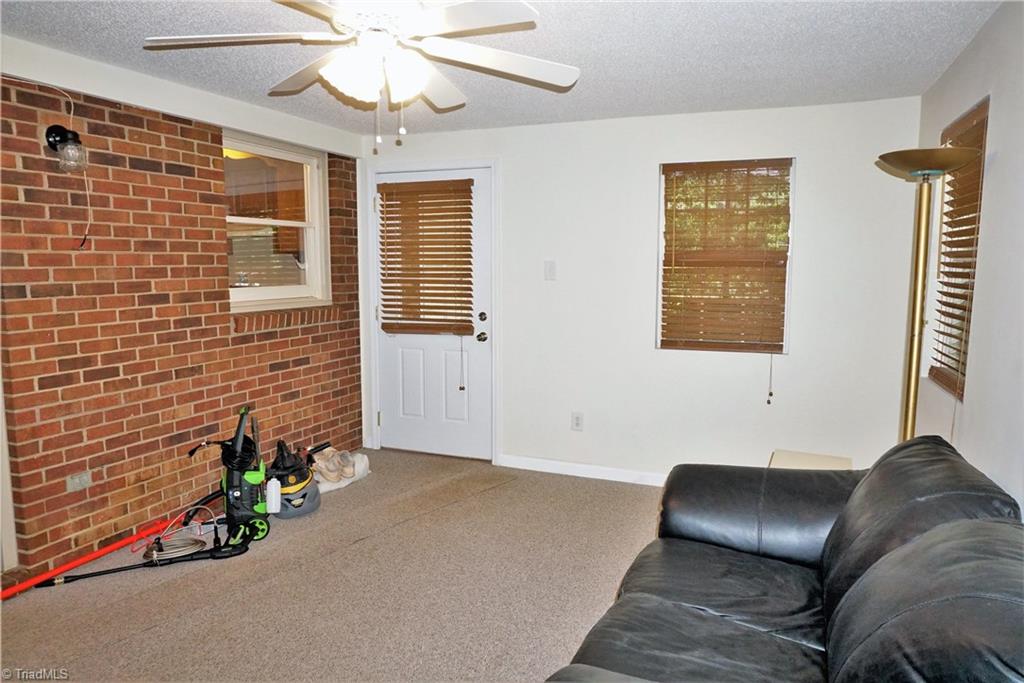 7246 Reynolda Road Pfafftown, NC 27040 - Photo 7 of 19 Gallery Image 7