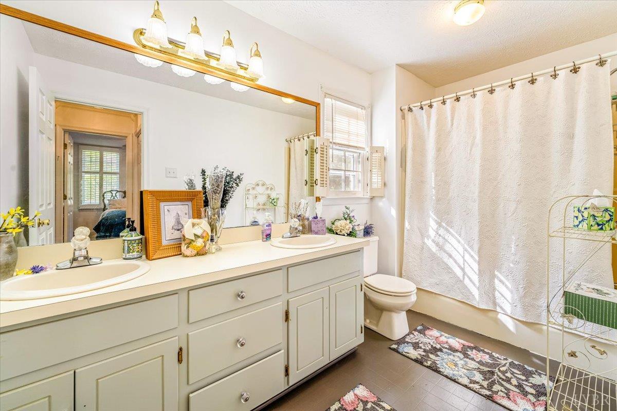 2405 Hawthorne Road Lynchburg, VA 24503 - Photo 17 of 44 Gallery Image 17