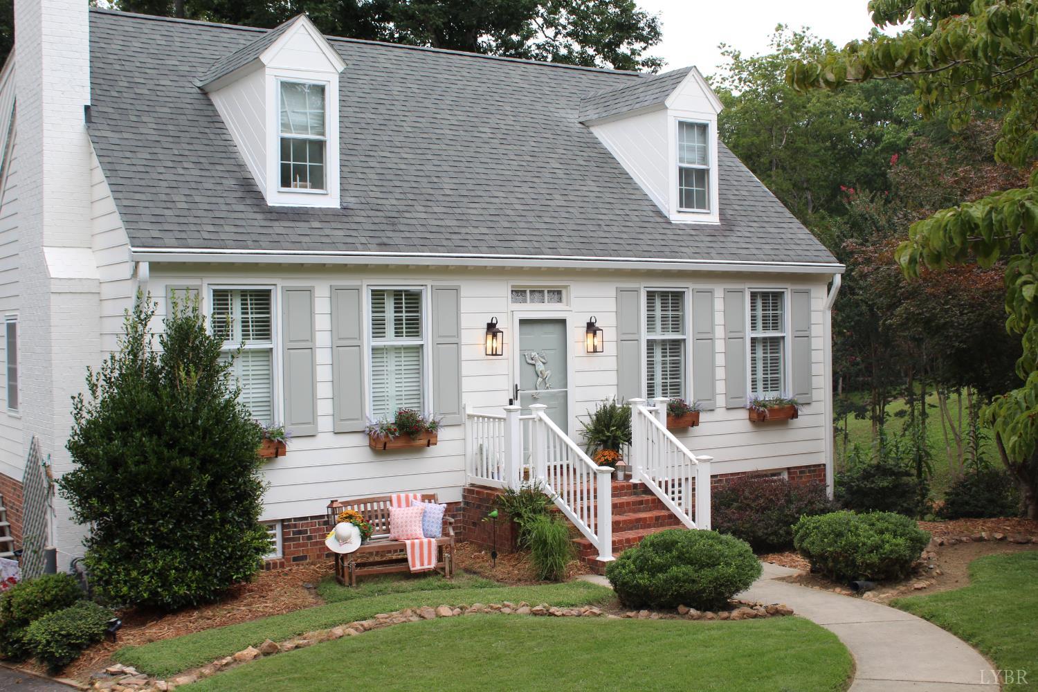 2405 Hawthorne Road Lynchburg, VA 24503 - Photo 3 of 44 Gallery Image 3