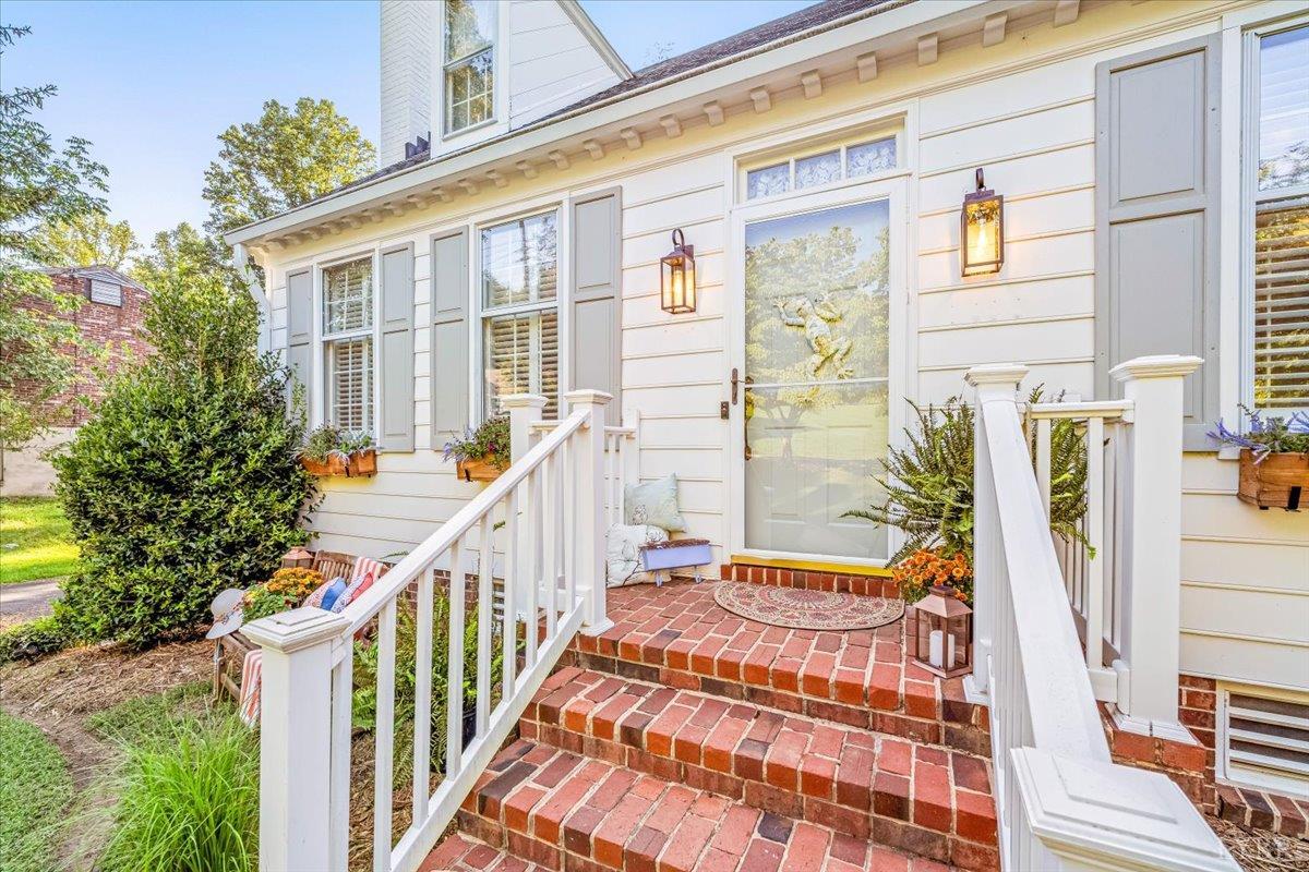 2405 Hawthorne Road Lynchburg, VA 24503 - Photo 6 of 44 Gallery Image 6