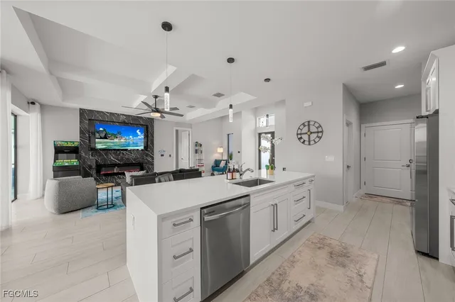 $600,000 | 1923 Southwest 8th Court, Cape Coral, FL 33991