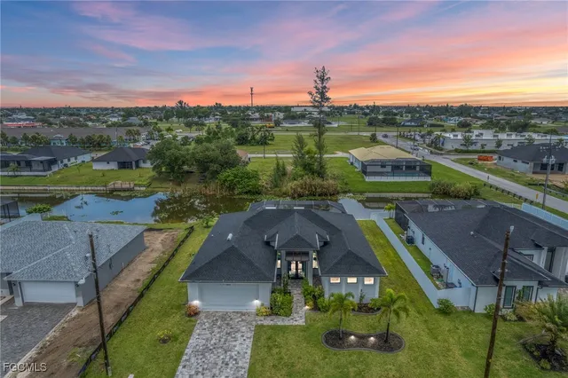 $600,000 | 1923 Southwest 8th Court, Cape Coral, FL 33991