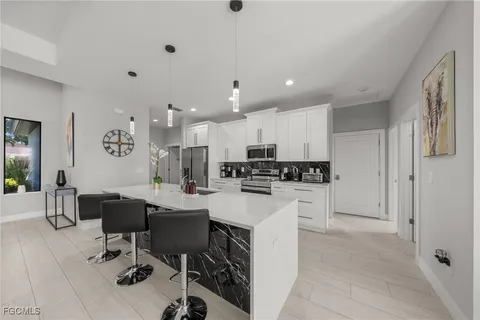 $600,000 | 1923 Southwest 8th Court, Cape Coral, FL 33991