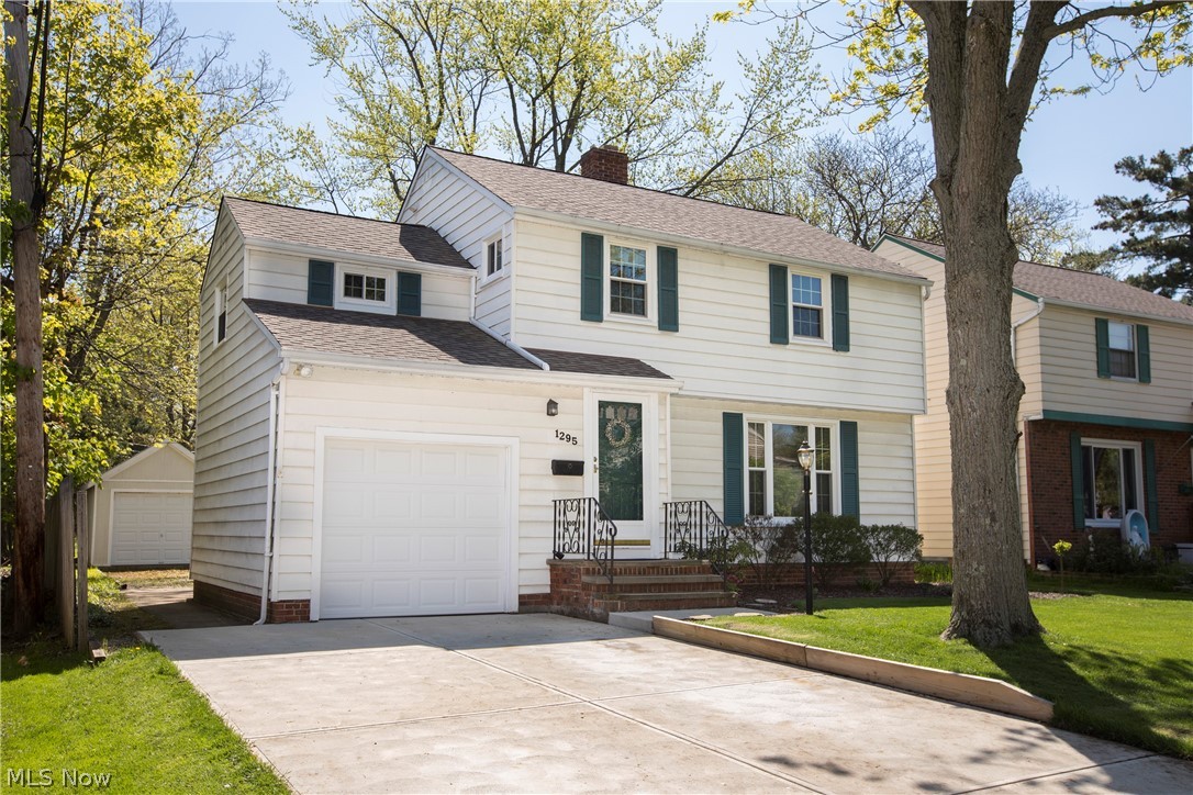 1295 Clearview Road Cleveland, OH 44124 - Photo 7 of 31