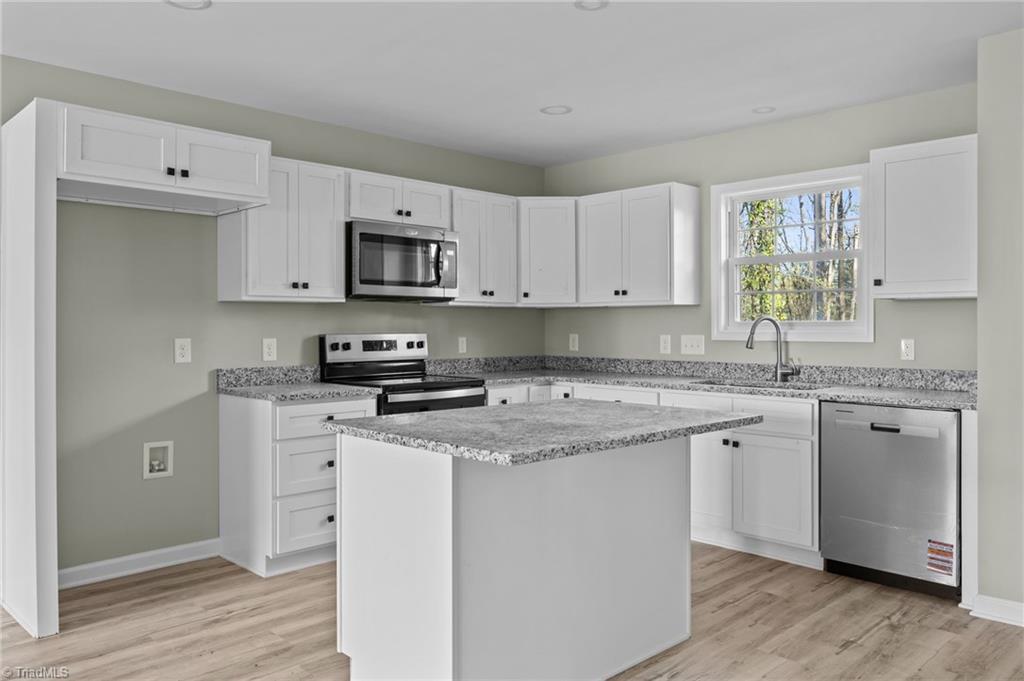 1700 Bringle Ferry Road Salisbury, NC 28146 - Photo 6 of 19 Kitchen with spacious countertops/cabinet space