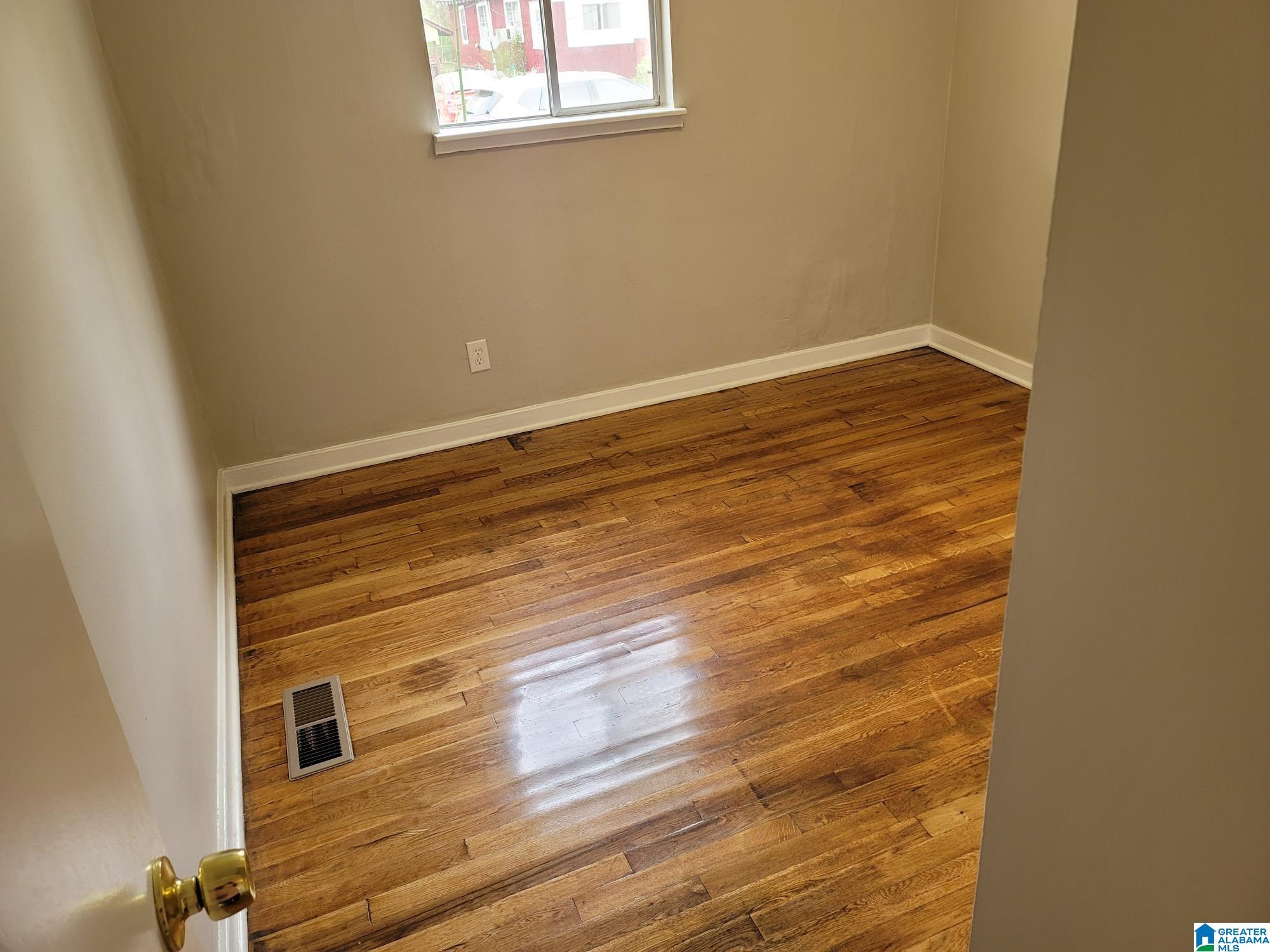 3613 Maple Avenue Southwest Birmingham, AL 35221 - Photo 9 of 11
