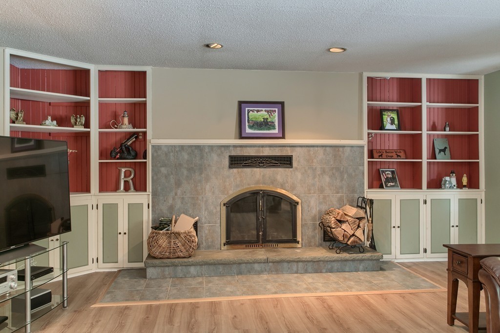 9 Bridle Path Townsend, MA 01474 - Photo 4 of 30