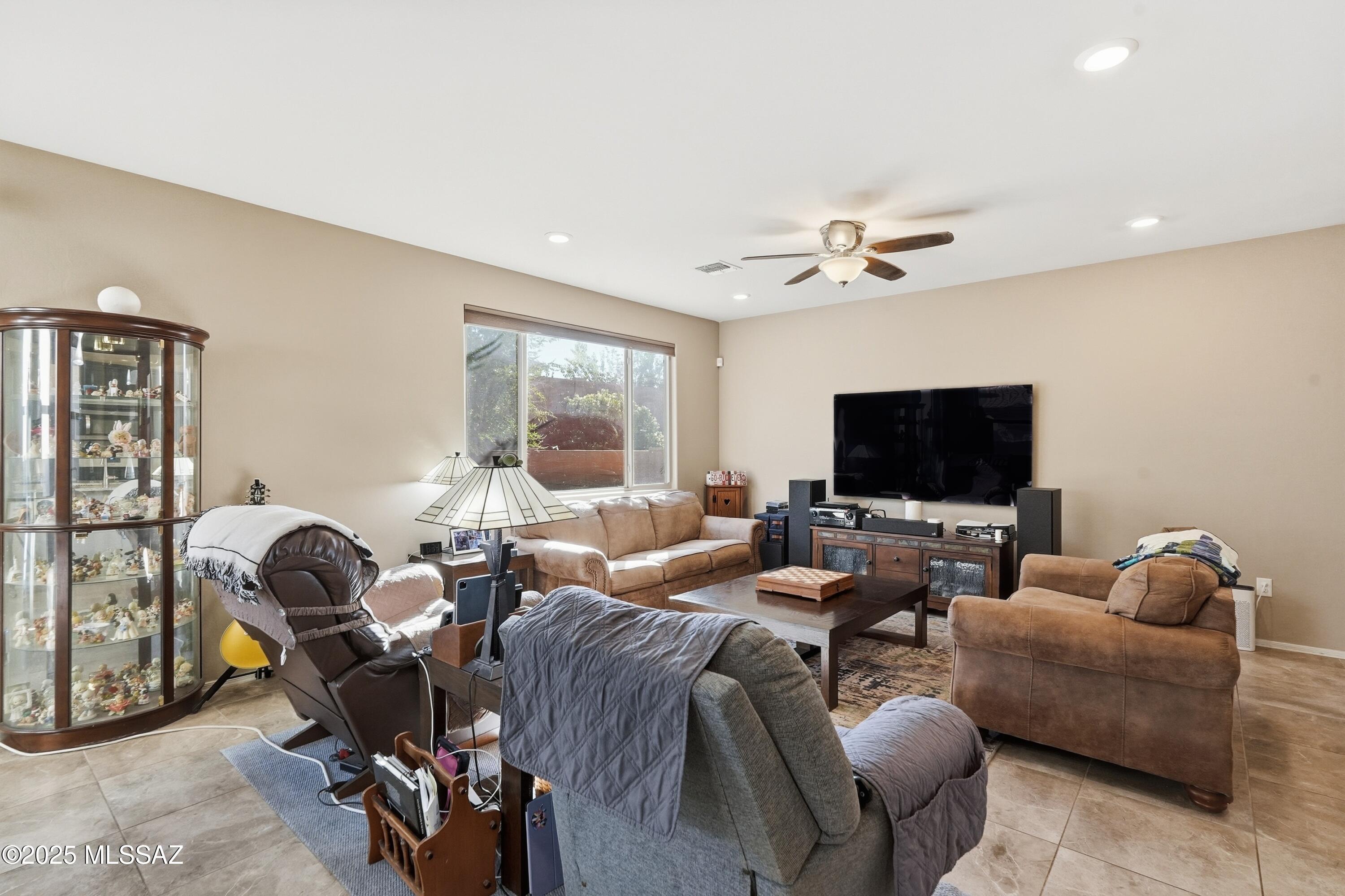 9593 South Trapper Ridge Drive Tucson, AZ 85747 - Photo 8 of 44