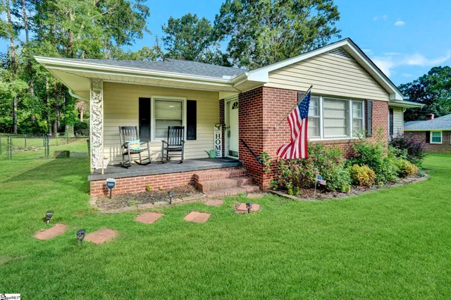 $212,000 | 107 Forest Drive, Laurens, SC 29360