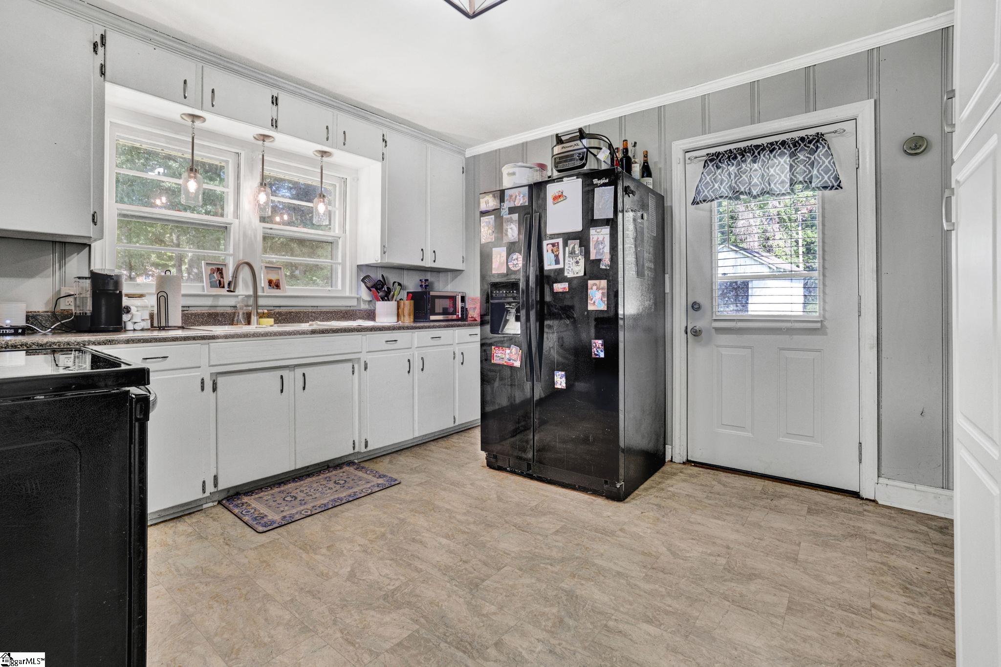 107 Forest Drive Laurens, SC 29360 - Photo 11 of 50