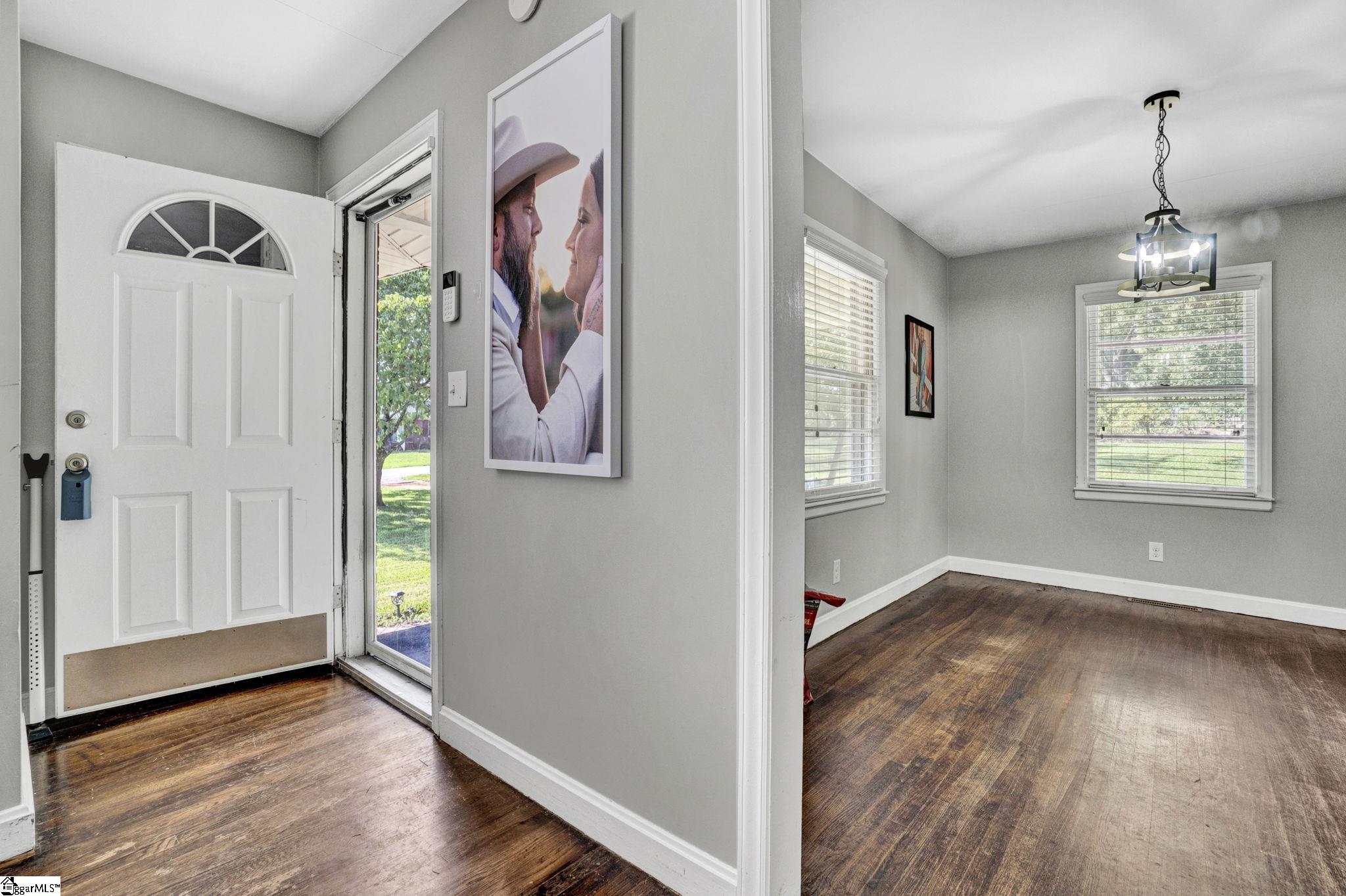 107 Forest Drive Laurens, SC 29360 - Photo 2 of 50