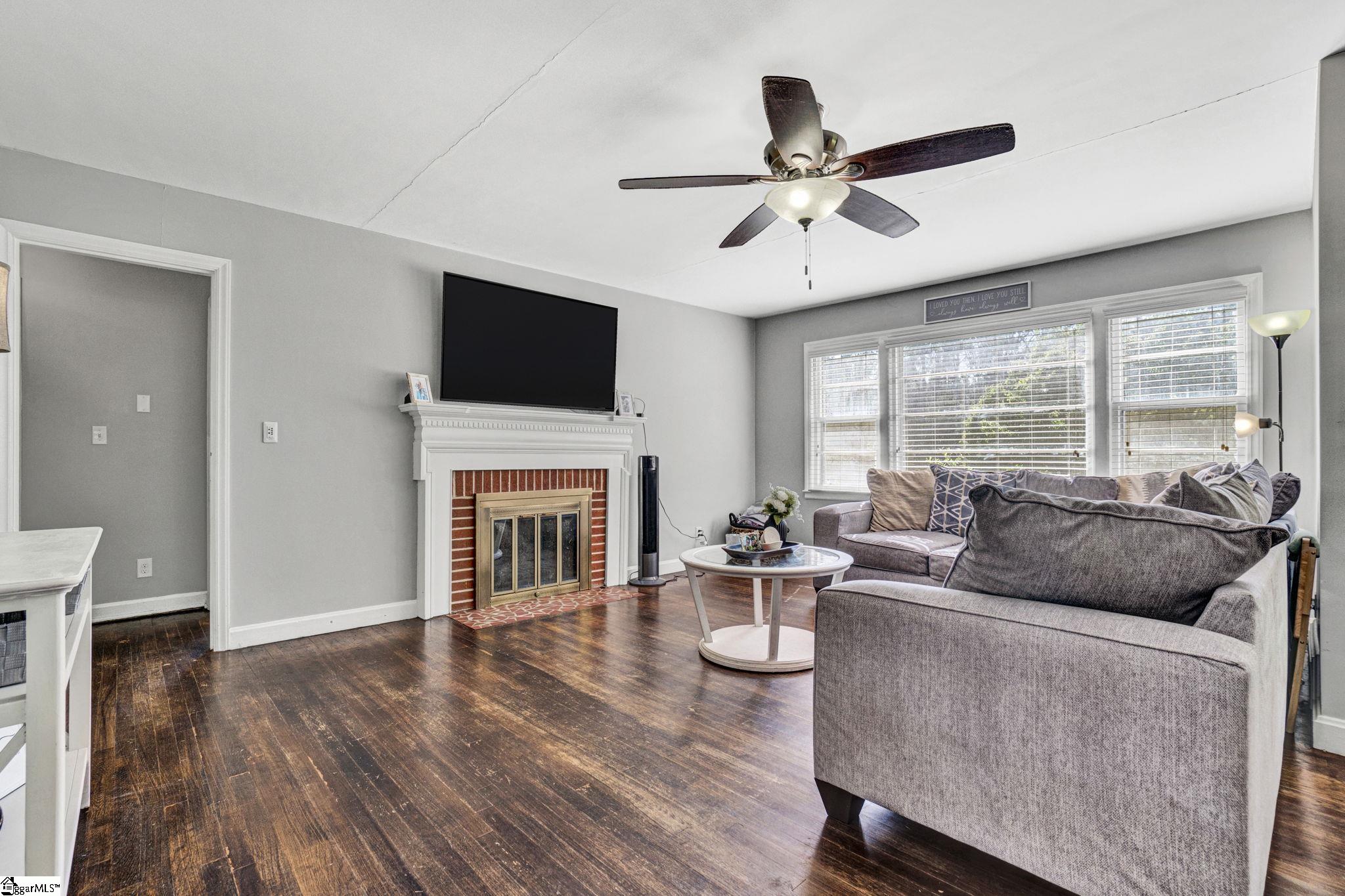 107 Forest Drive Laurens, SC 29360 - Photo 3 of 50