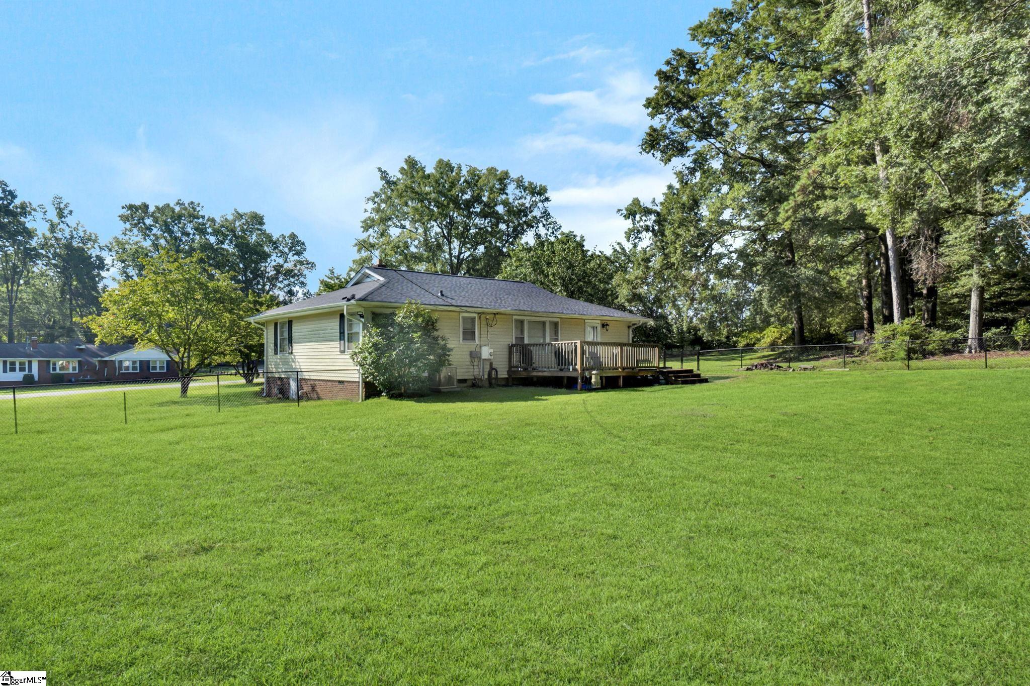 107 Forest Drive Laurens, SC 29360 - Photo 32 of 50