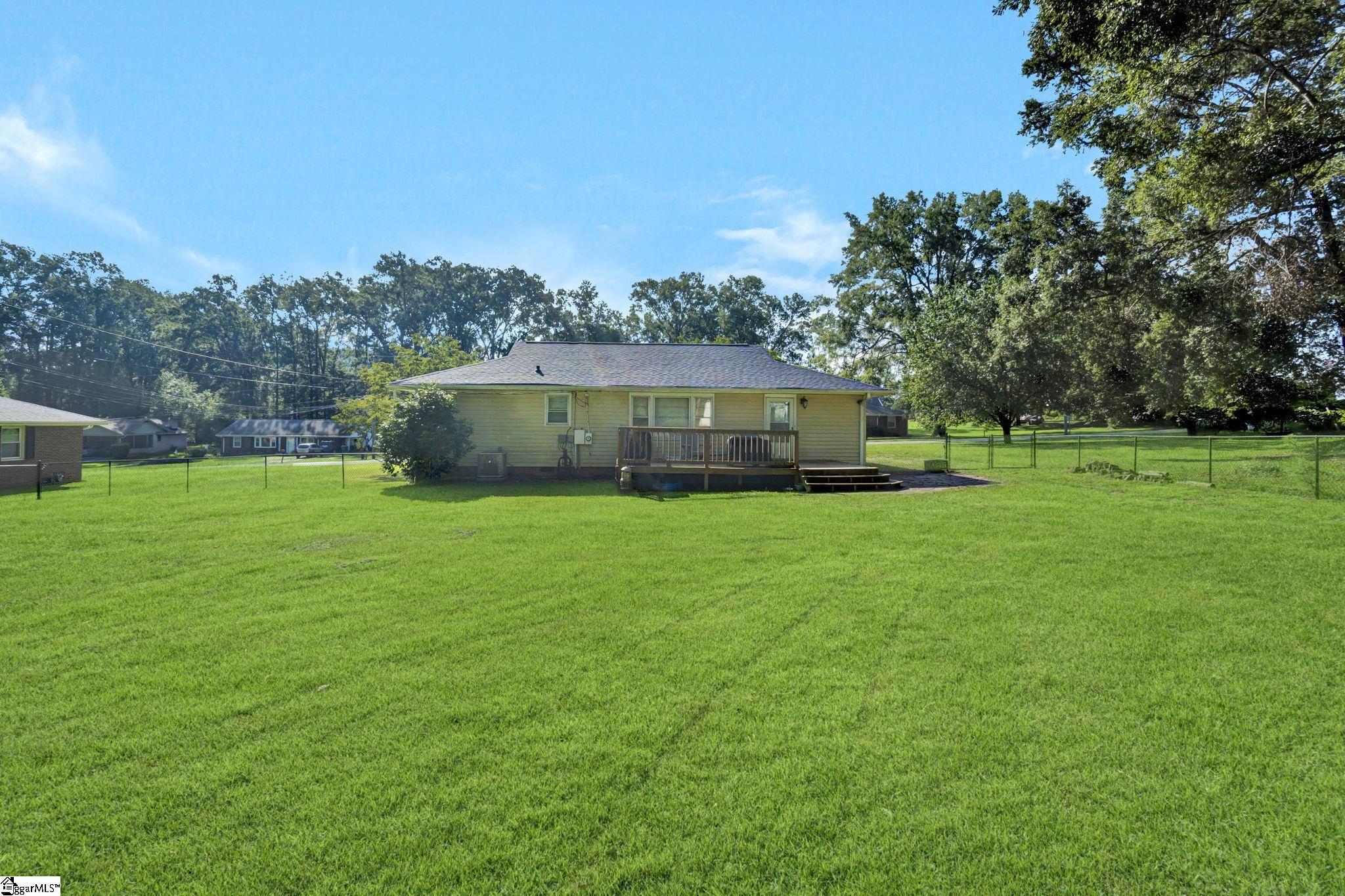 107 Forest Drive Laurens, SC 29360 - Photo 33 of 50