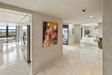$1,750,000 | 5500 Collins Avenue, Unit 1401, Miami Beach, FL 33140