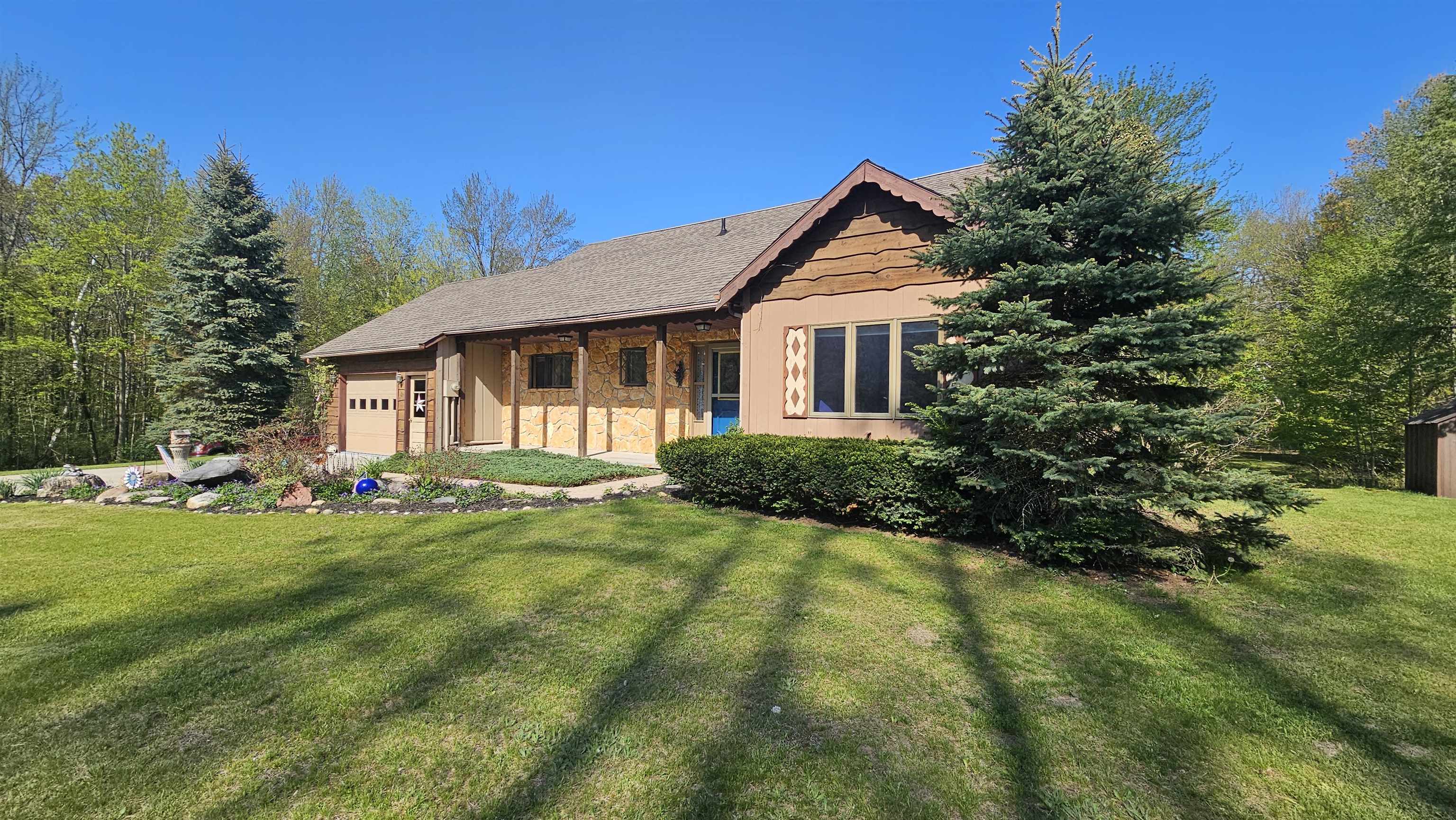 8764 Saunders Road Standish, MI 48658 - Photo 3 of 67