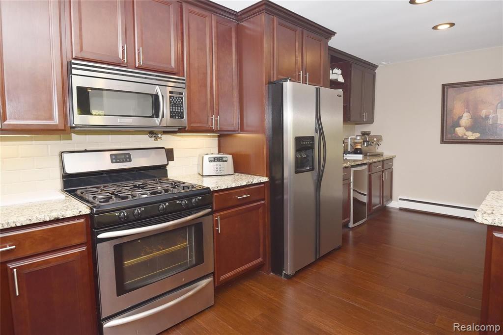 146 West Hickory Grove Road Bloomfield Hills, MI 48304 - Photo 12 of 27