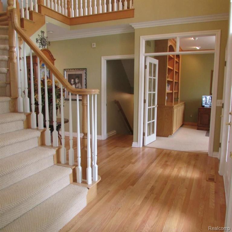 1563 Elcroft Court Rochester, MI 48307 - Photo 5 of 52