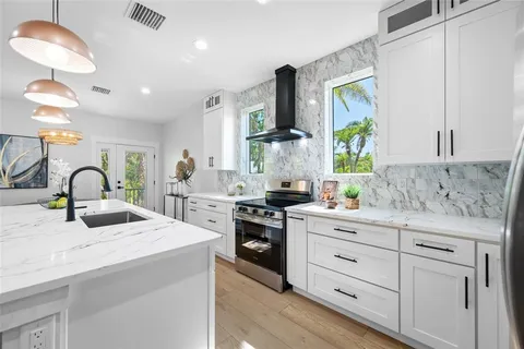 $770,000 | 1004 West Henry Avenue, Tampa, FL 33604