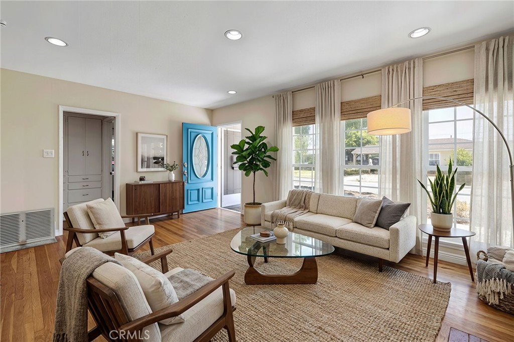 3135 Heather Road Long Beach, CA 90808 - Photo 5 of 34 *Virtually Staged