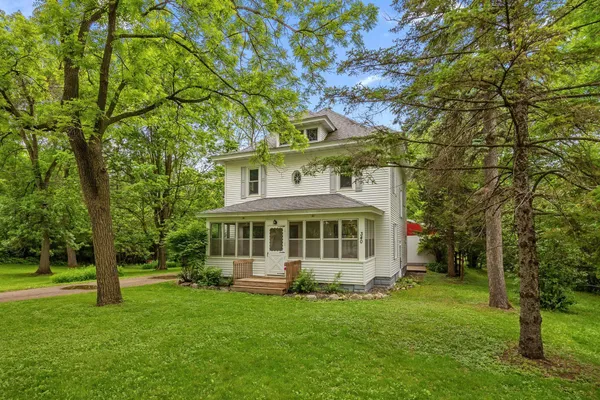 $375,000 | 340 Excelsior Avenue North, Annandale, MN 55302