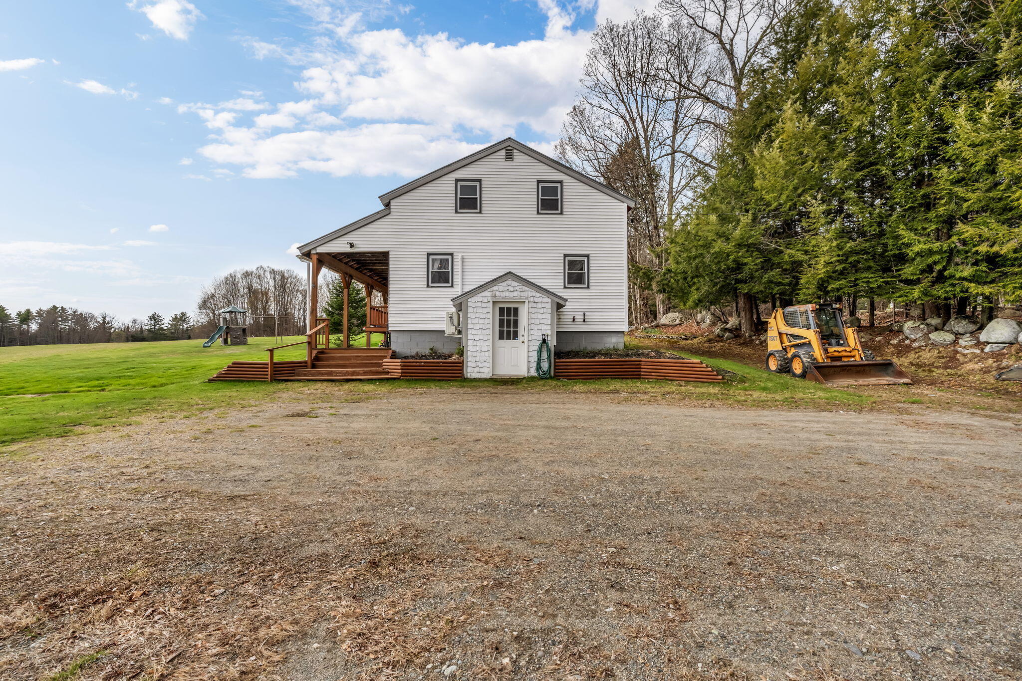 35-web-or-mls-412-w-mills-rd