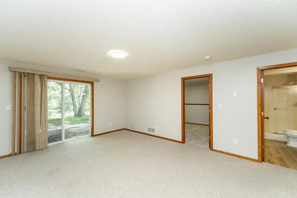 $2,100 | 3323 7th Street Northwest, Rochester, MN 55901