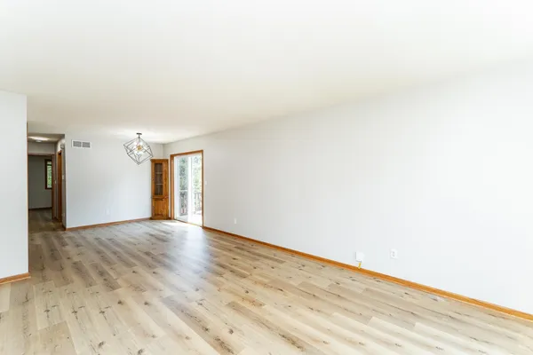 $2,100 | 3323 7th Street Northwest, Rochester, MN 55901