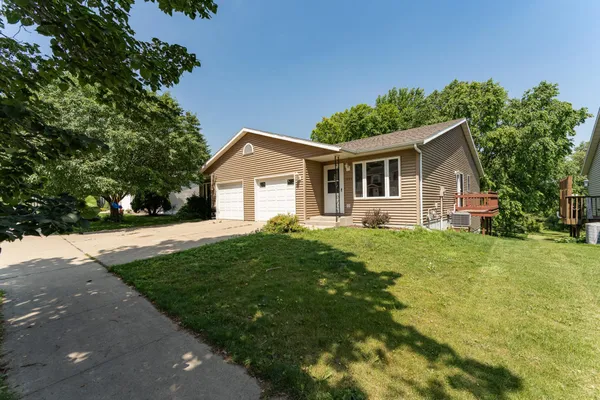 $2,100 | 3323 7th Street Northwest, Rochester, MN 55901