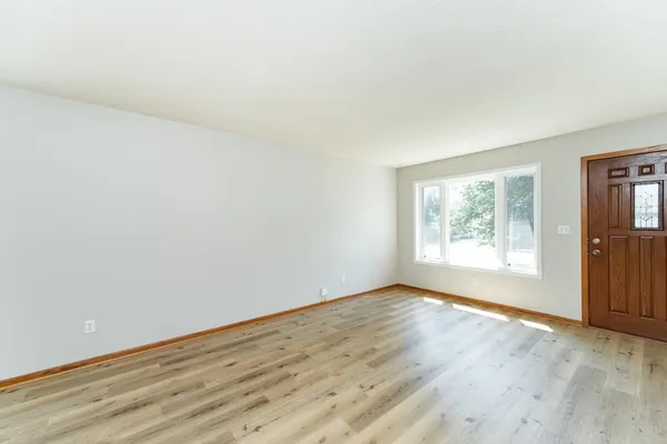 $2,100 | 3323 7th Street Northwest, Rochester, MN 55901