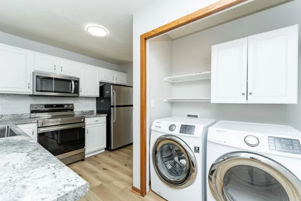 $2,100 | 3323 7th Street Northwest, Rochester, MN 55901