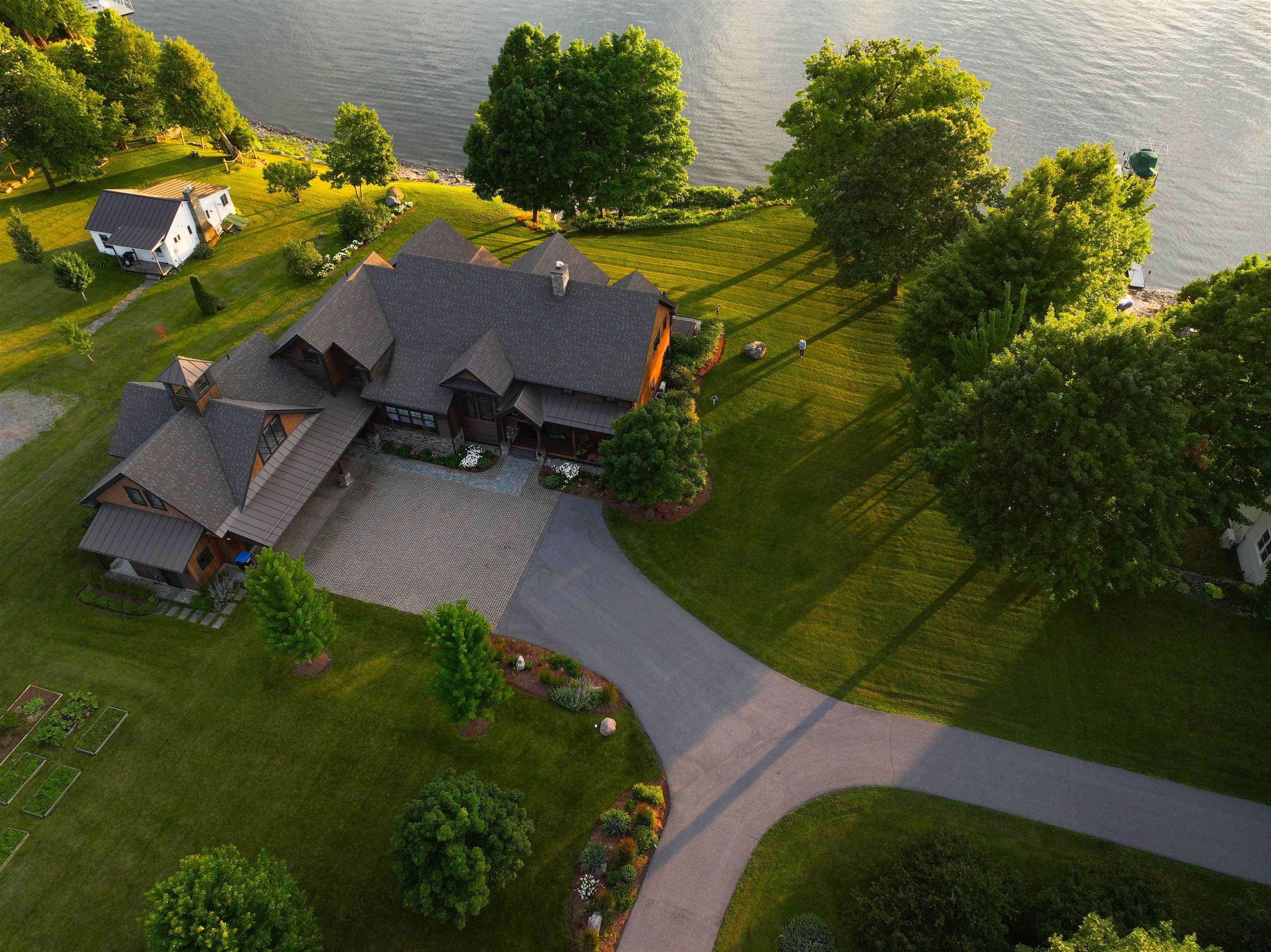 571 West Shore Road South Hero, VT 05486 - Photo 6 of 50