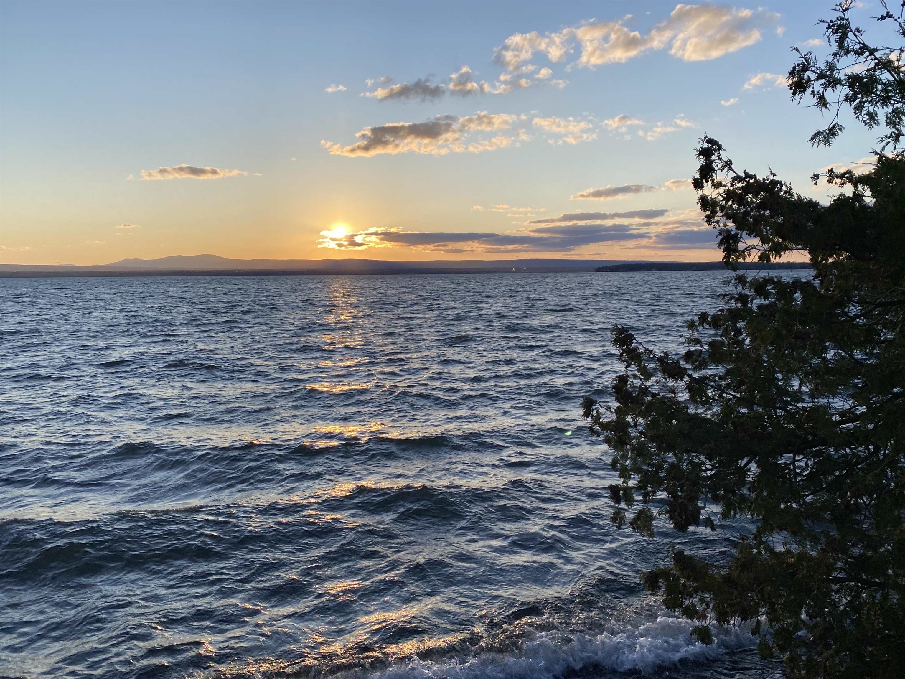 571 West Shore Road South Hero, VT 05486 - Photo 8 of 50