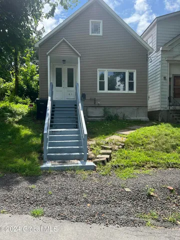 $149,900 | 61 Hudson Street, Troy, NY 12180