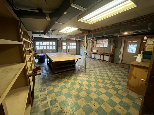 $314,900 | 439 Washington Road, Woodbury, CT 06798