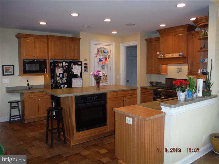 185 Fairway Road Ambler, PA 19002 - Photo 11 of 25 Kitchen