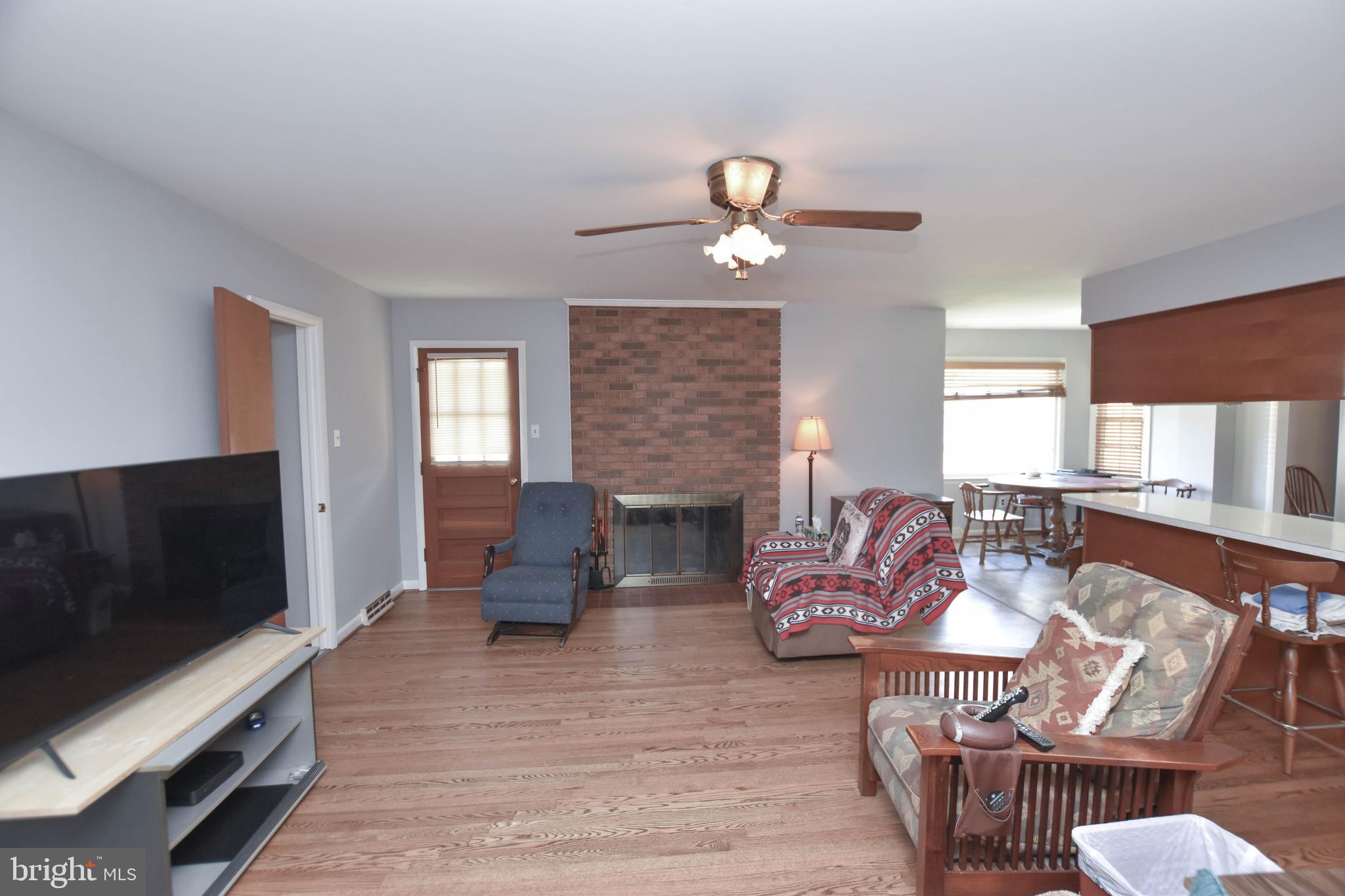 19141 Youngs Cliff Road Sterling, VA 20165 - Photo 15 of 40 Family Room