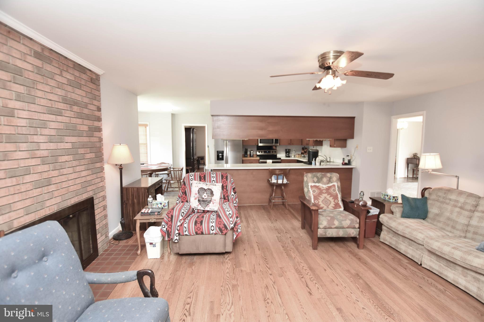 19141 Youngs Cliff Road Sterling, VA 20165 - Photo 17 of 40 Family Room