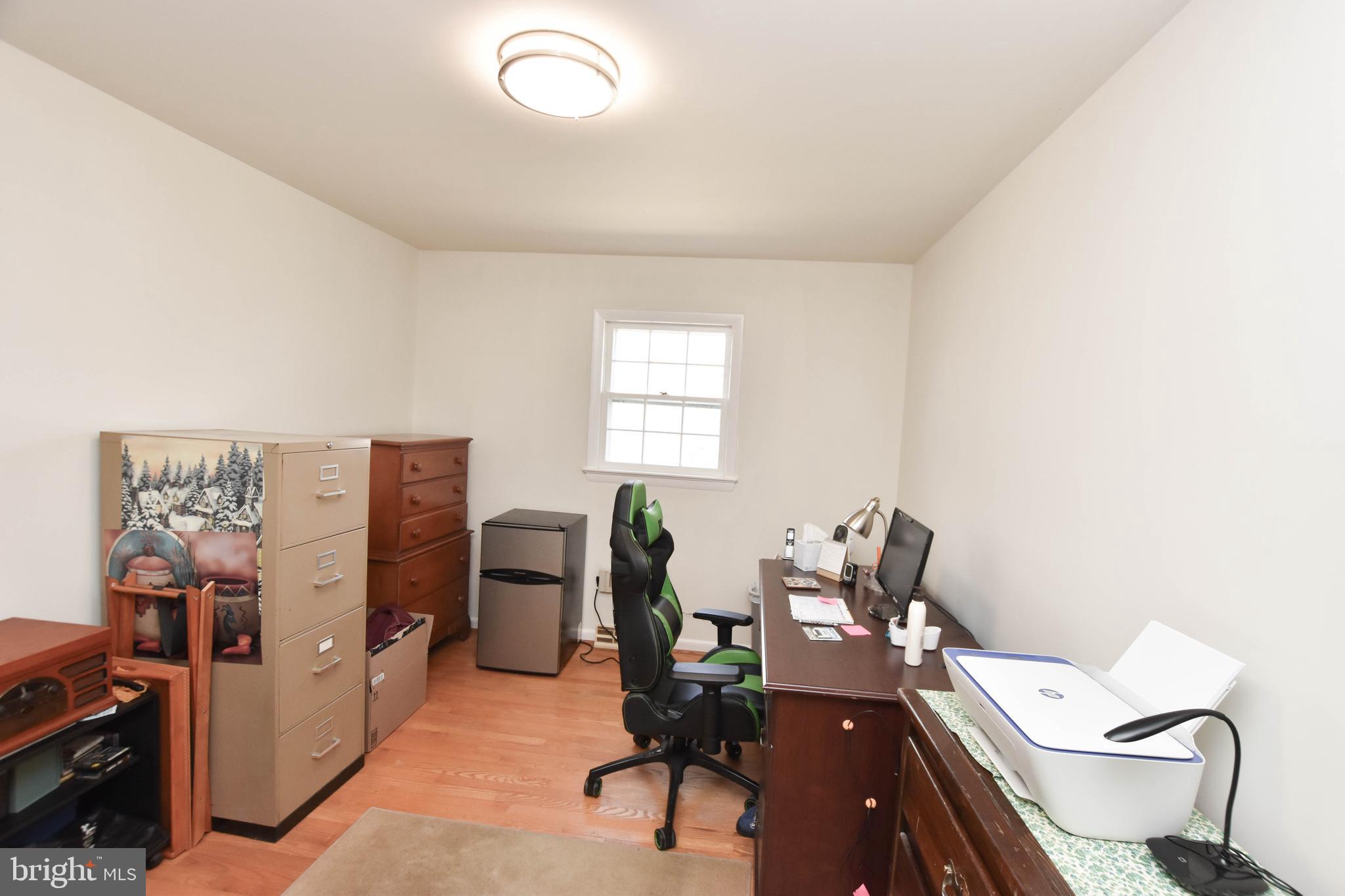 19141 Youngs Cliff Road Sterling, VA 20165 - Photo 21 of 40 Second Upstairs Bedroom