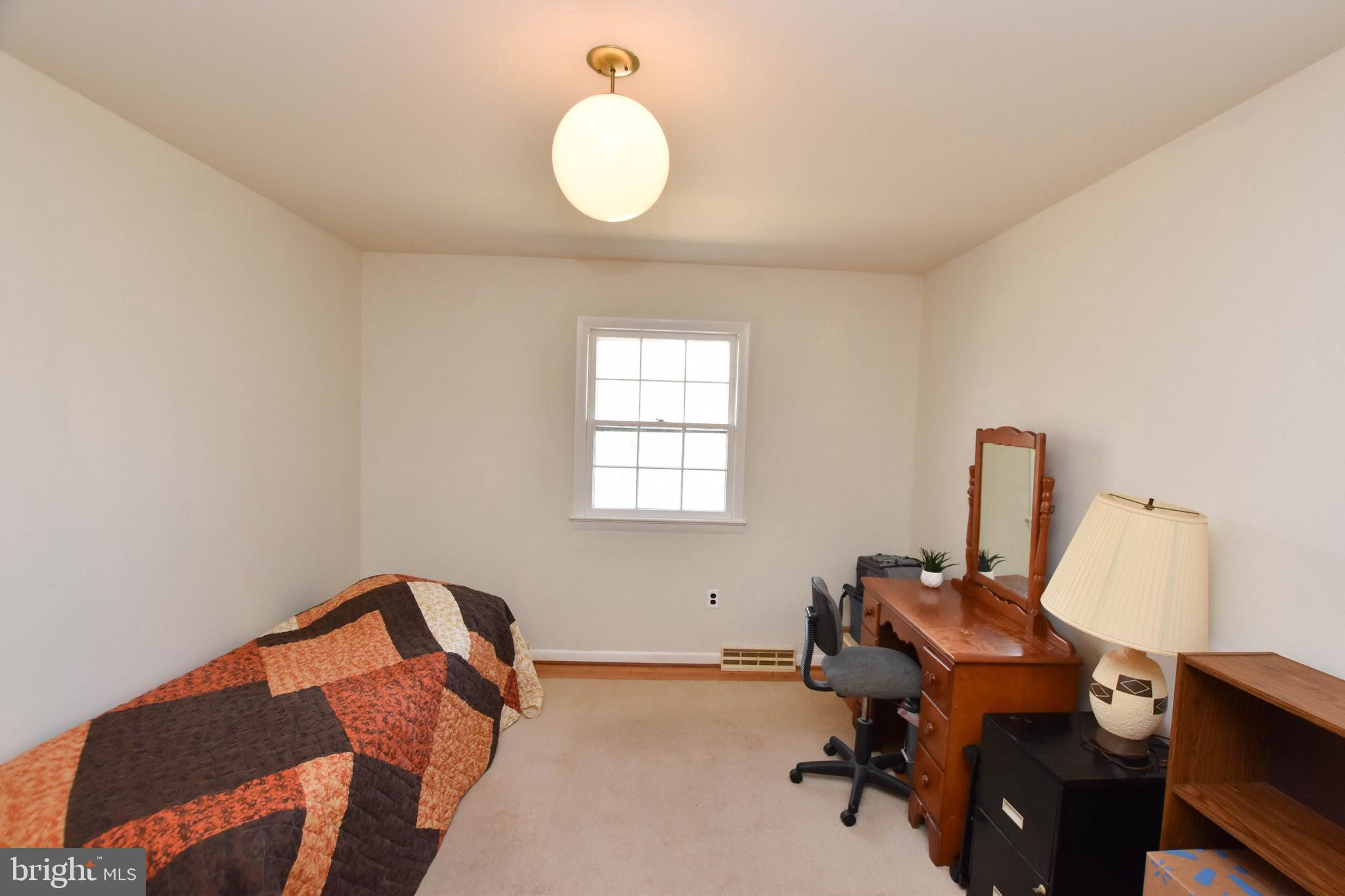 19141 Youngs Cliff Road Sterling, VA 20165 - Photo 23 of 40 Third Upstairs Bedroom