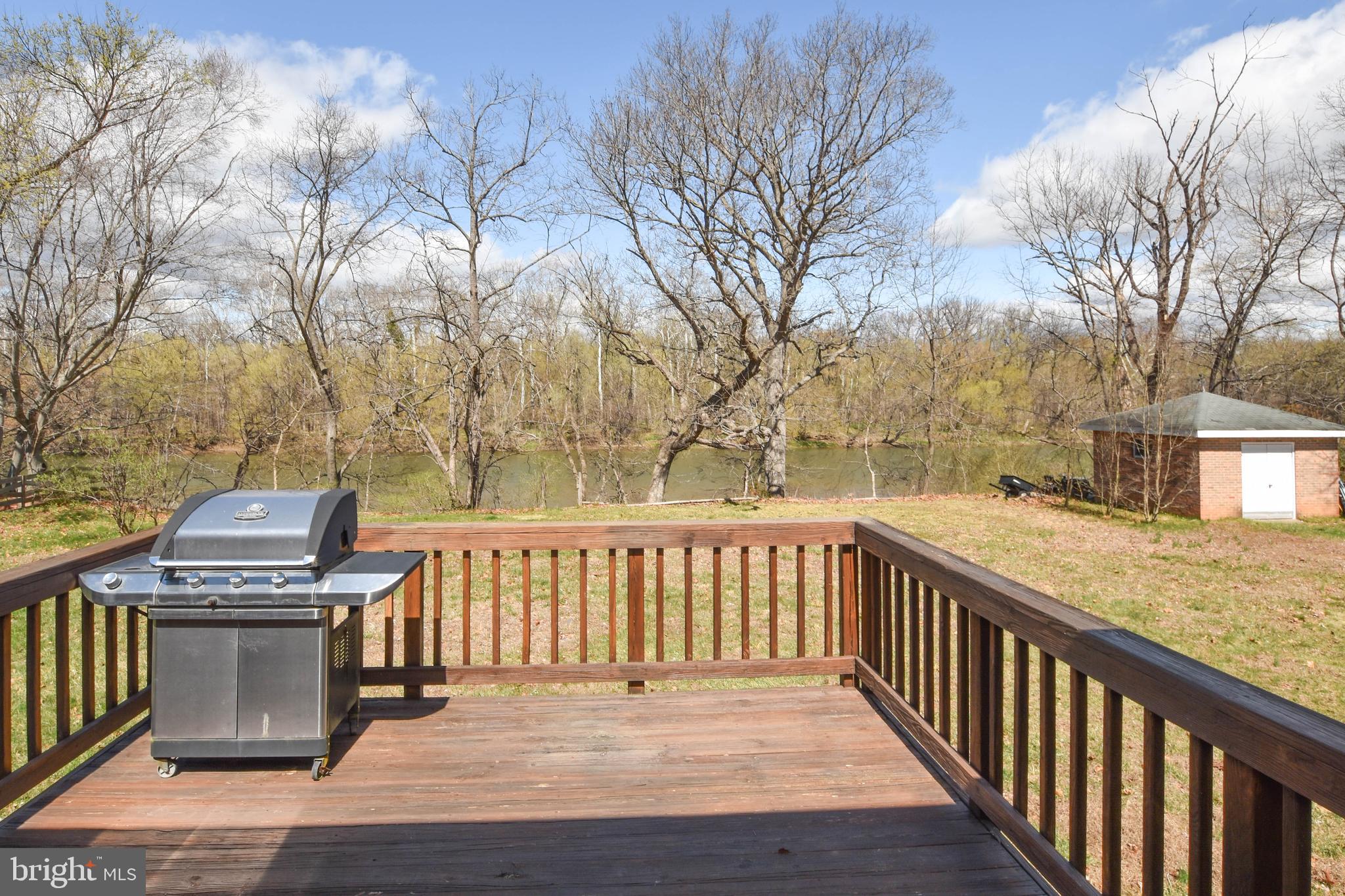 19141 Youngs Cliff Road Sterling, VA 20165 - Photo 3 of 40 Stunning Views from Deck