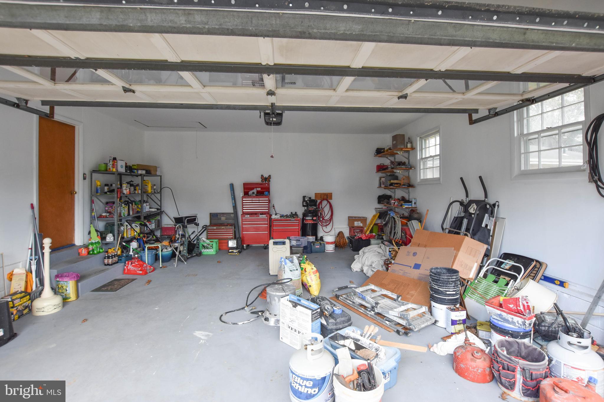 19141 Youngs Cliff Road Sterling, VA 20165 - Photo 39 of 40 Garage