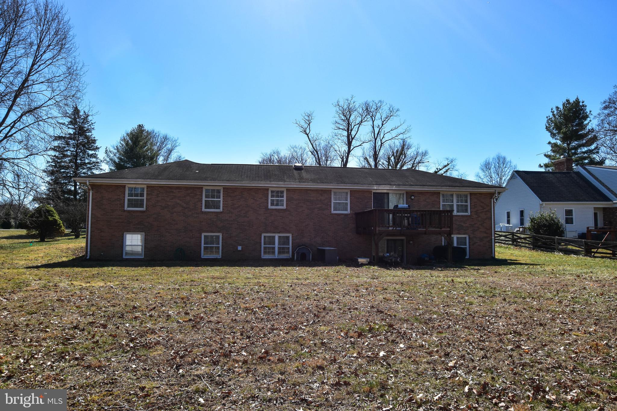 19141 Youngs Cliff Road Sterling, VA 20165 - Photo 7 of 40 Rear Exterior