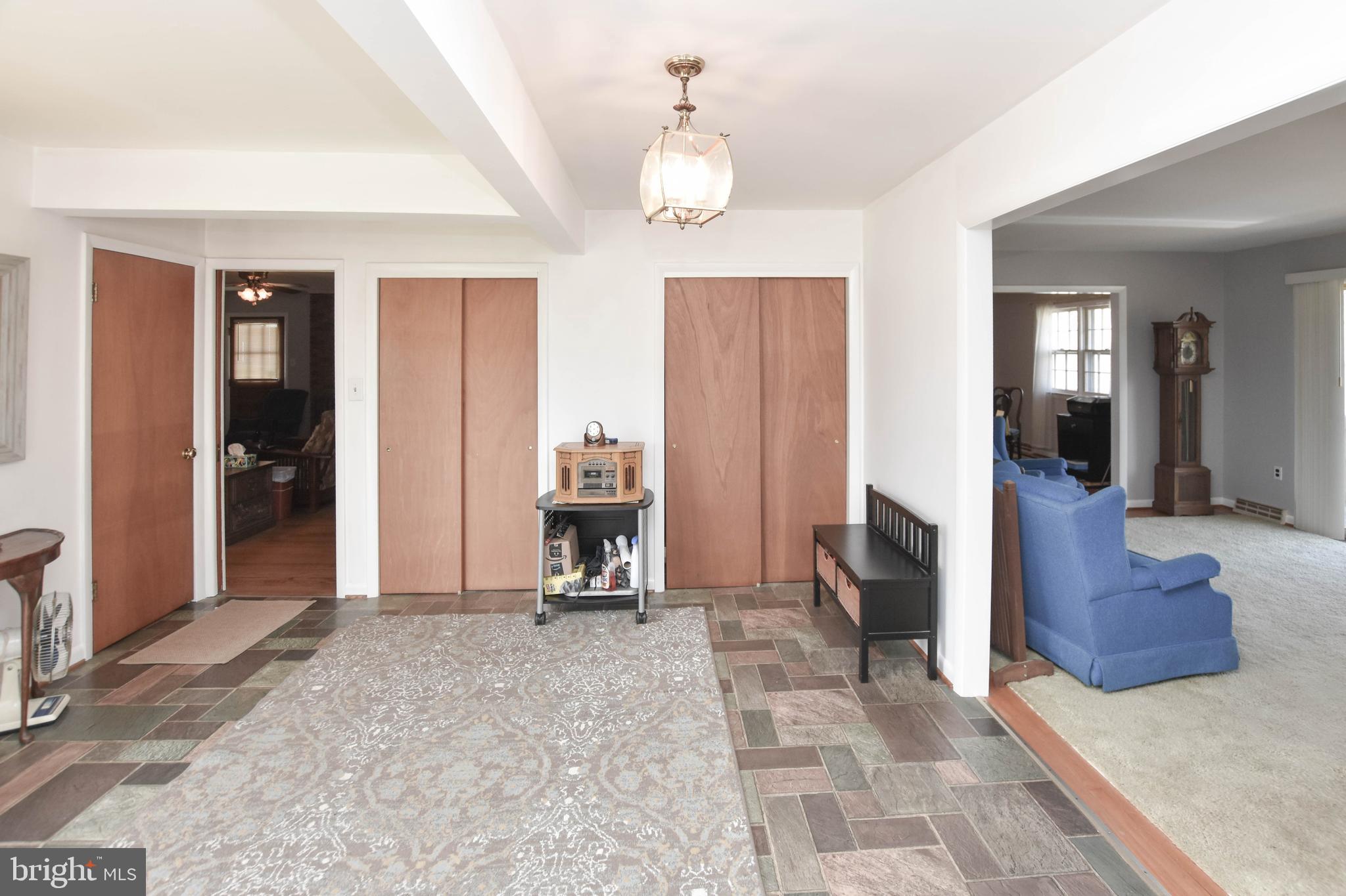 19141 Youngs Cliff Road Sterling, VA 20165 - Photo 9 of 40 Foyer