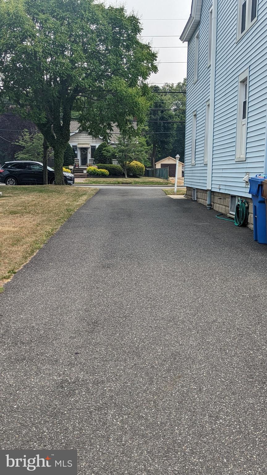 116 Main Street Bridgeport, NJ 08014 - Photo 3 of 29 Long driveway