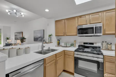 $349,000 | 320 Caldecott Lane, Unit 116, Oakland, CA 94618