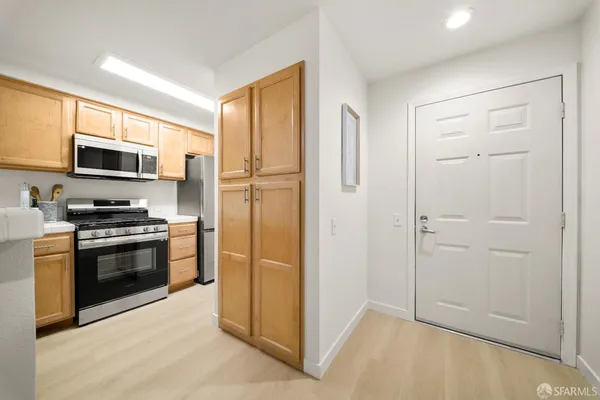 $349,000 | 320 Caldecott Lane, Unit 116, Oakland, CA 94618