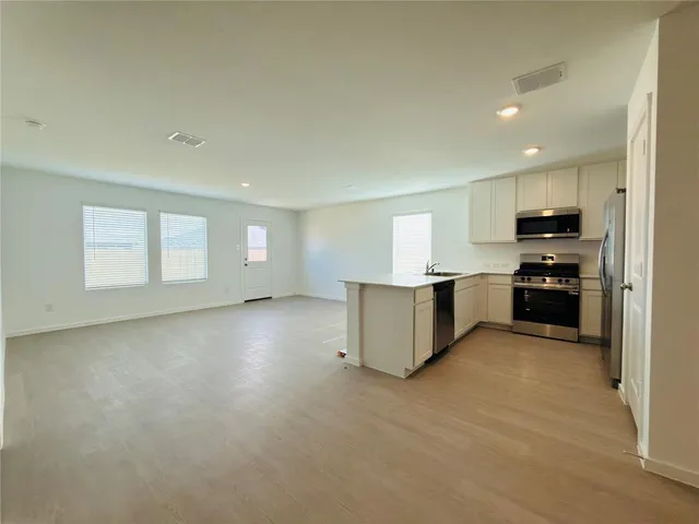 $2,045 | 7128 Waterford Crk Court, Fort Worth, TX 76179